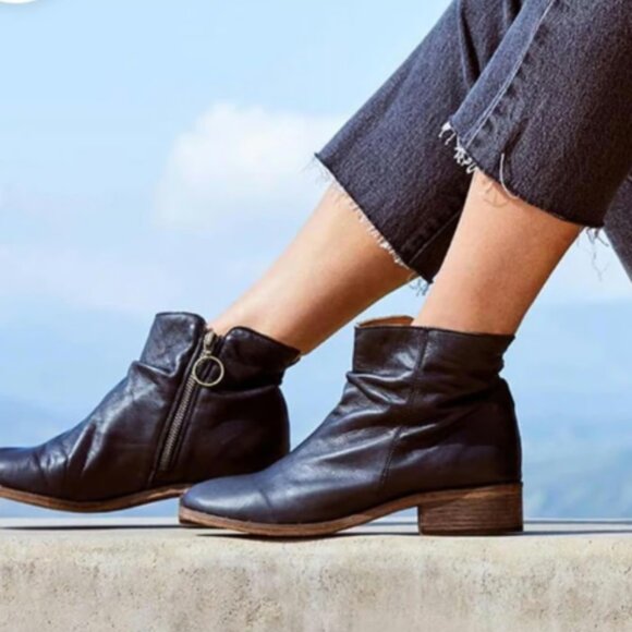 NEW BEEK Saddle Quail Leather Zip Up Ankle Booties for women in black 1025 9m5 - Picture 1 of 8